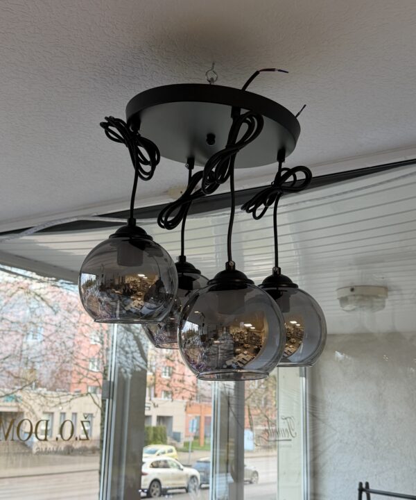 Šviestuvas 4 lempos